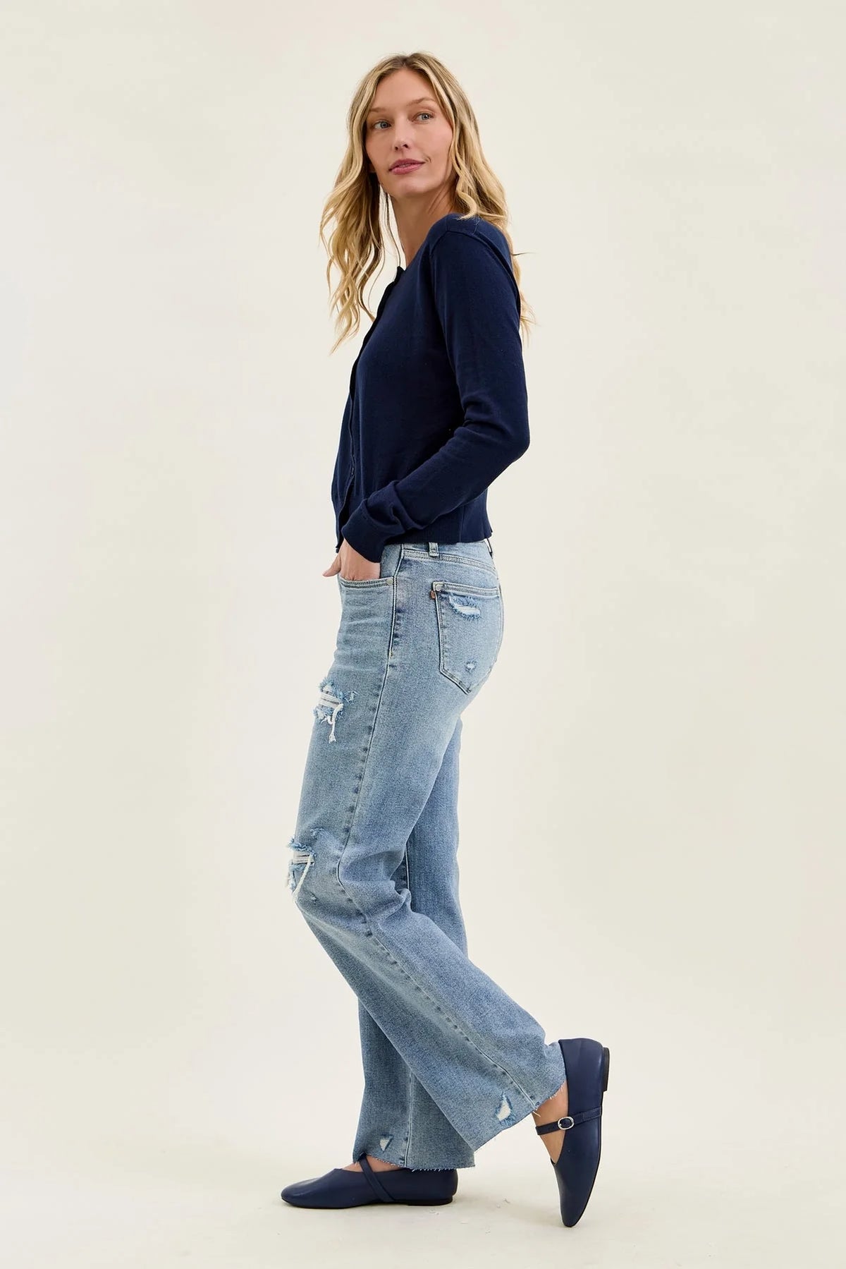 Brenda Retro 90's Destructed Straight Fit